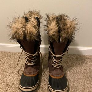 Sorel Joan of arctic winter boots with fur